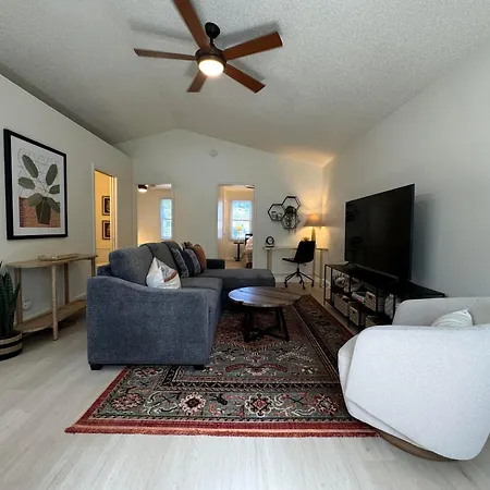 Charming 2-Bedroom House In Saugatuck With Ac, Wifi, Pet Friendly